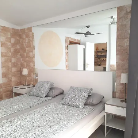 Apartamento 2-7 *